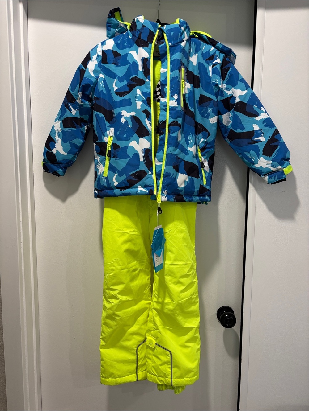 WOW Your Child would love this ski or snow suit❄️